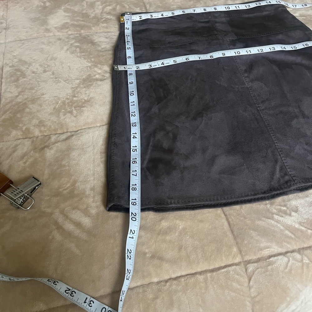 Sophie Max Faux Suede Mini Skirt. Preloved - Picture 7 of 11